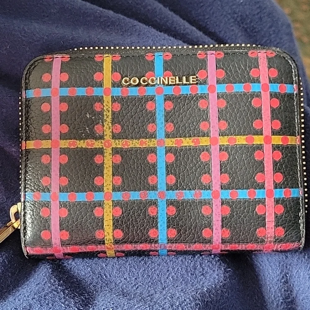 Coccinelle Black Leather Zipper Wallet w Dotted Lined Design - Picture 1 of 8